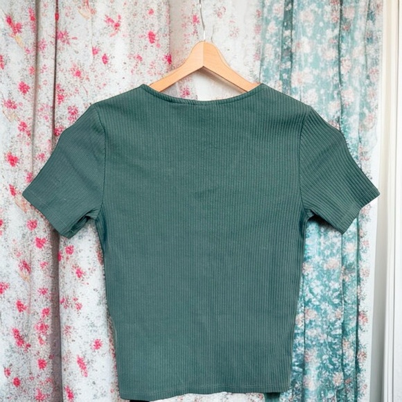 Levi's Women's MUSE SHORT SLEEVE T-SHIRT - Picture 3 of 8